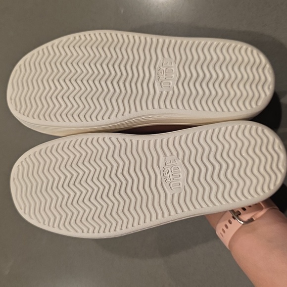 NWT Hey Dude Austin Lift Classic Rosette Pink Suede Slip-On Loafers, W6 - Picture 9 of 11